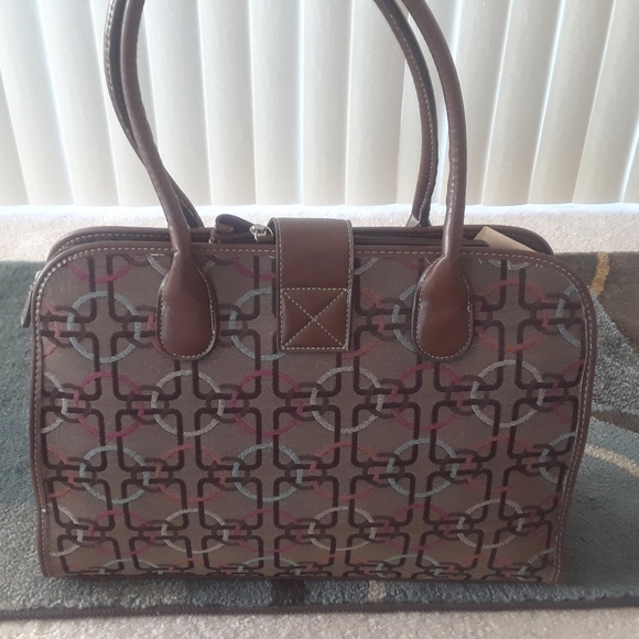 Brown Leather Embroidered Handbag with Cosmetic Bag - Picture 3 of 7